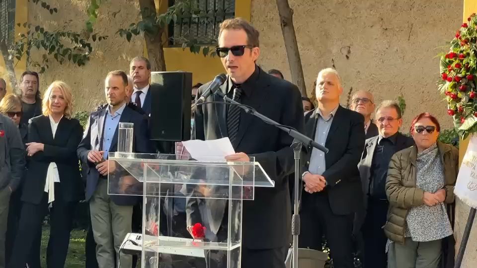 o-michalis-flampoyraris-stin-politiki-kideia-toy-patera-toy-1763646397