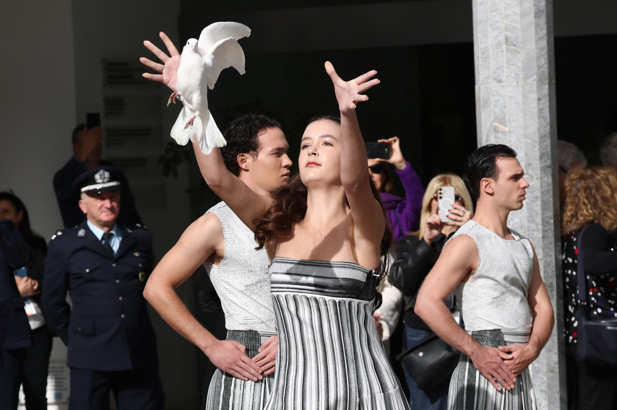 Ξεκίνησε το ταξίδι της Ολυμπιακής Φλόγας από την Αρχαία Ολυμπία για τους Χειμερινούς Ολυμπιακούς Αγώνες 2026