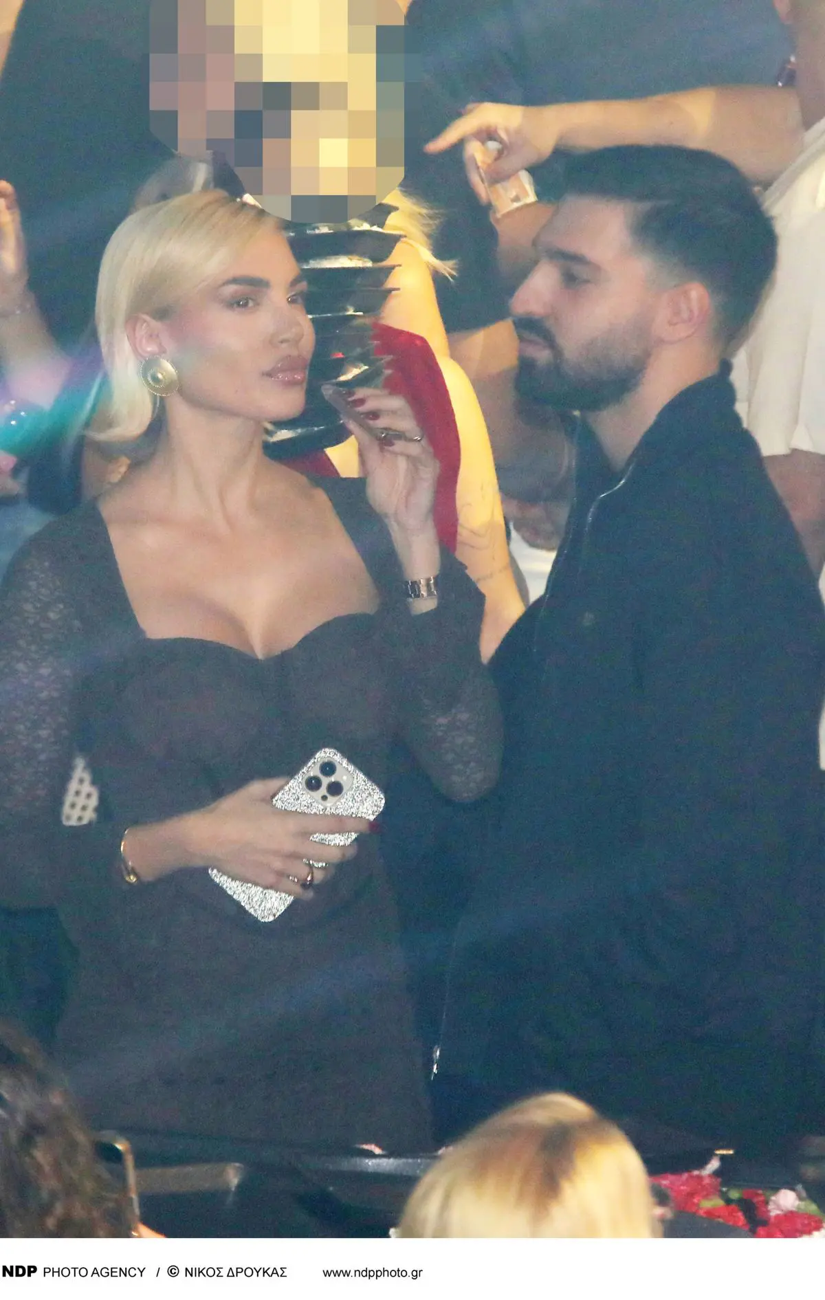 Παναγιώταρου: Οι ρομαντικές στιγμές στα μπουζούκια με τον αγαπημένο της, Αλέξανδρο Λυκούδη (Φωτογραφίες) 9 Η Αλεξάνδρα Παναγιώταρου και ο Αλέξανδρος Λυκούδης στα μπουζούκια