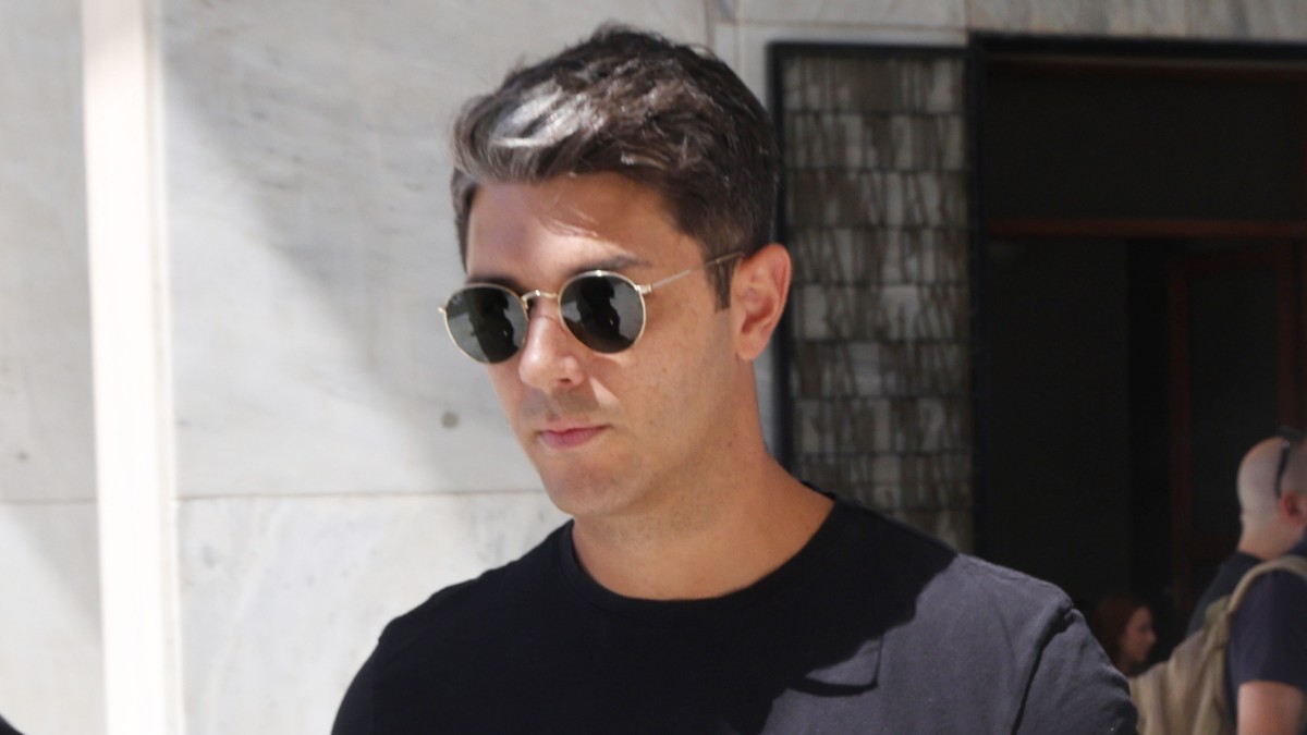 Δημήτρης Πανόπουλος: Ποιος άνθρωπος λατρεύει τον βασανιστή του;