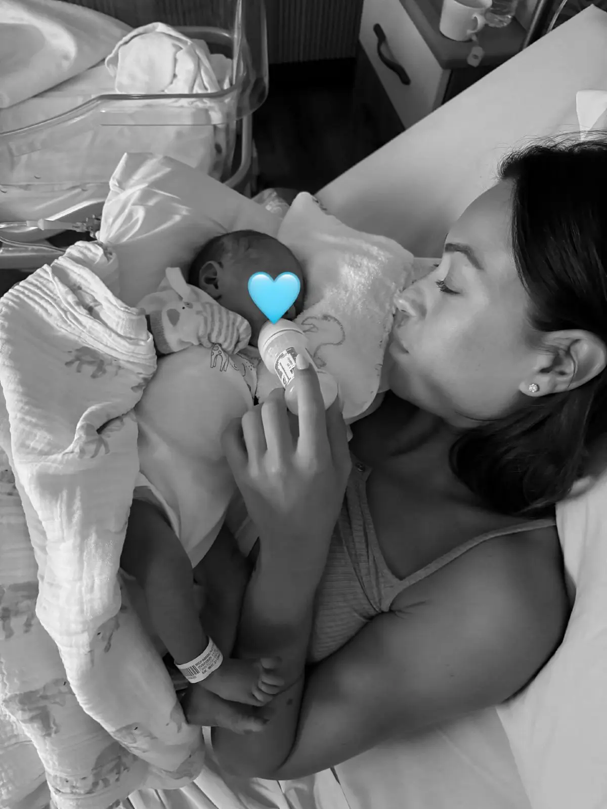 Επέτειος για τη Δώρα Παντέλη: Η ηλικία και η παιδική φωτογραφία 26 Δώρα Παντέλη: «Δεν ξέρω εάν θα είμαι καλή μαμά» - Η μακροσκελής ανάρτηση μετά τη γέννηση του γιου της