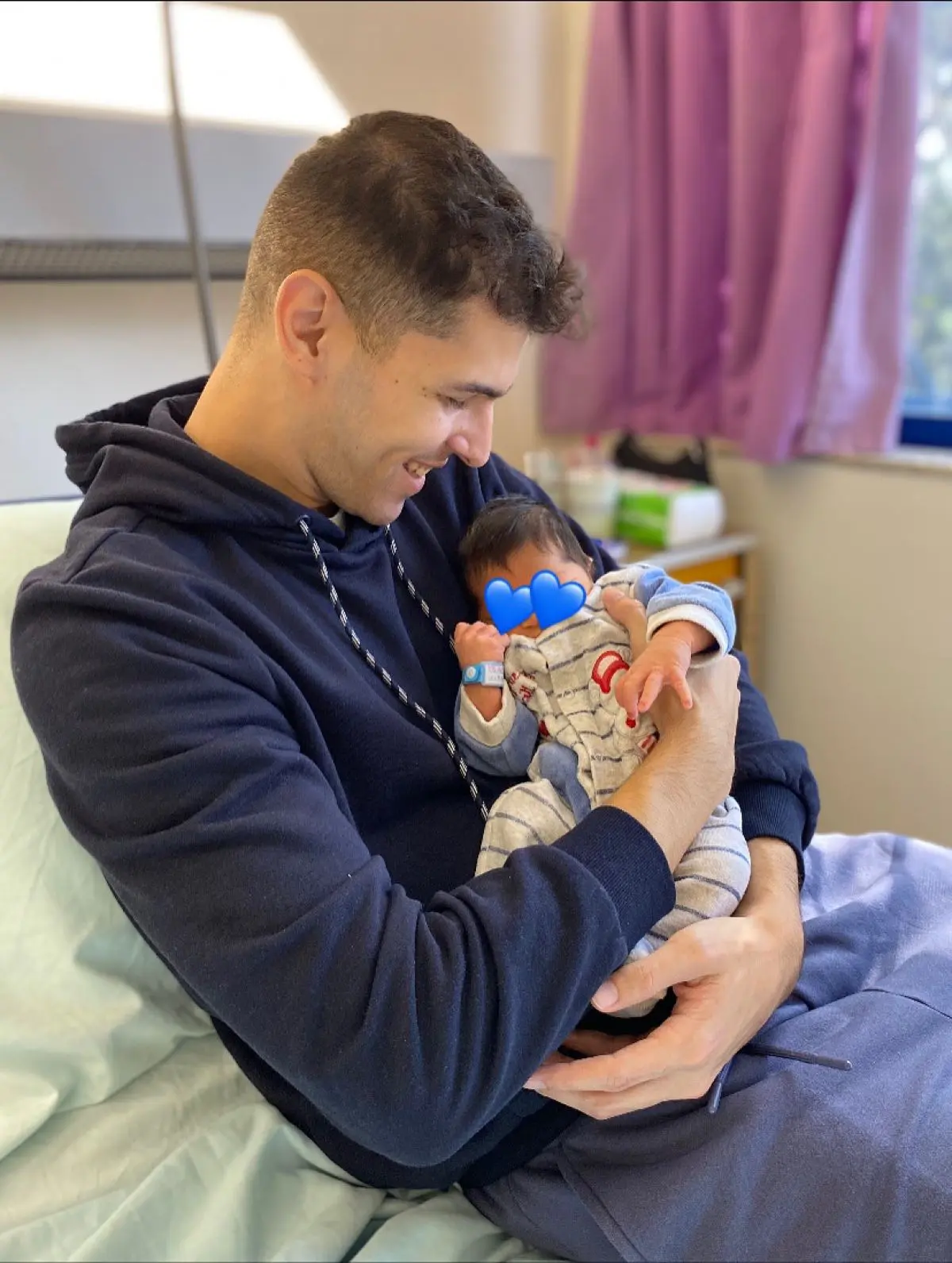 Παρασκευή Κερασιώτη: Ποζάρει με τον σύντροφό της και το νεογέννητο μωρό τους – Φωτογραφίες 6 Η ανάρτηση της Παρασκευής Κερασιώτη