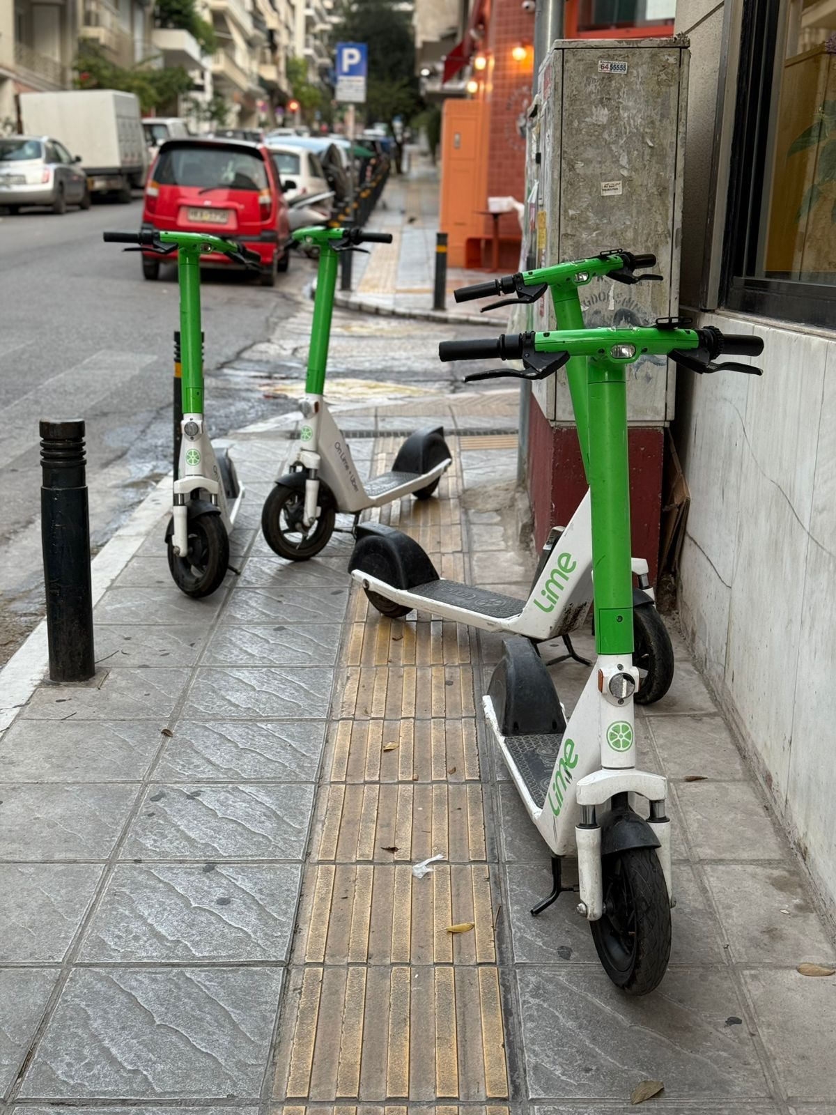 Φρέσκια αντιπαράθεση για τα ηλεκτρικά πατίνια – Η αιχμή Μπακογιάννη και η αντίδραση Δούκα