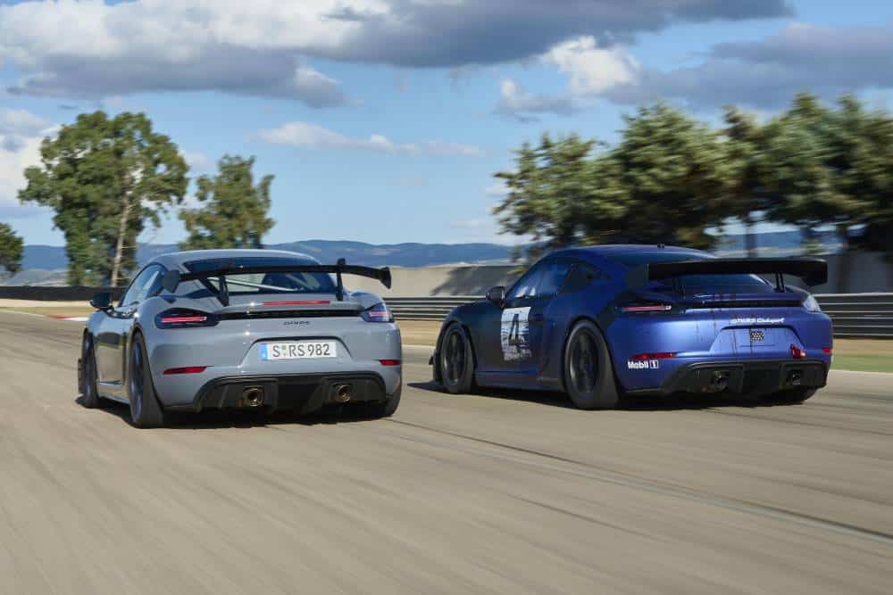 Φορτίζει ενέργεια η ηλεκτρική Porsche Cayman