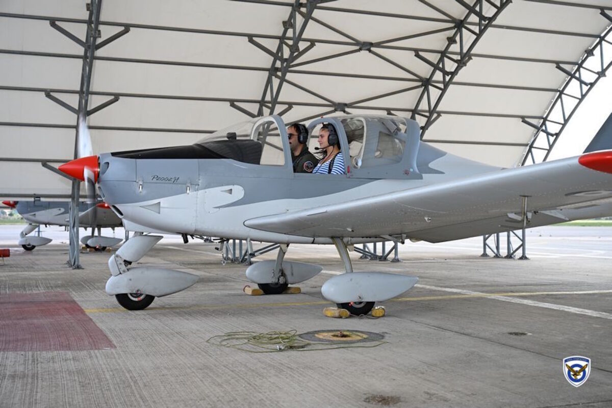 ptiseis-mathiton-polemiki-aeroporia-gea-1-1200x800