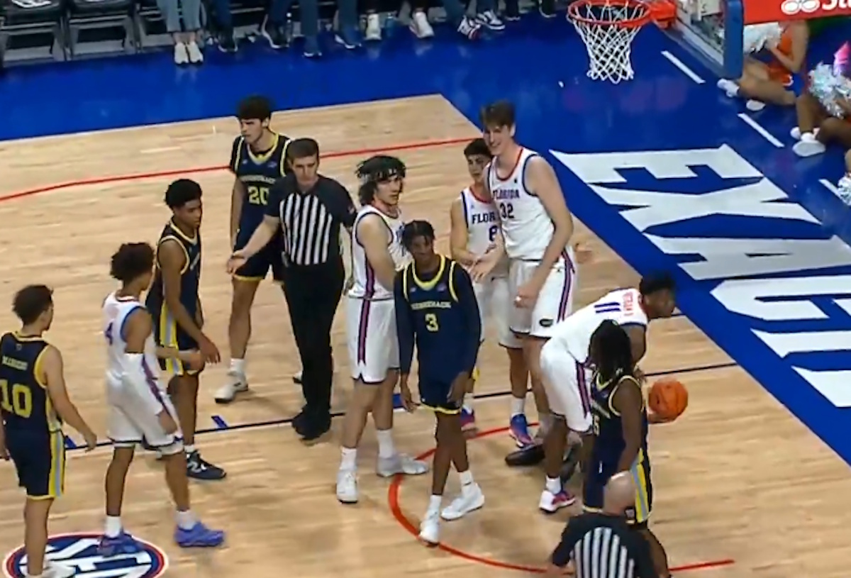 Ο Olivier Rioux κατέκτησε τον τίτλο του ψηλότερου παίκτη με συμμετοχή σε αγώνα του NCAA