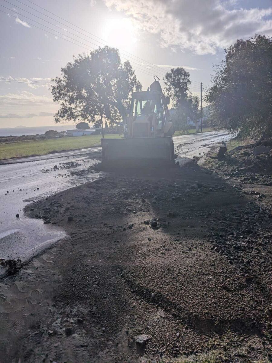 Προβληματα από την κακοκαιρία στη Σαντορινή