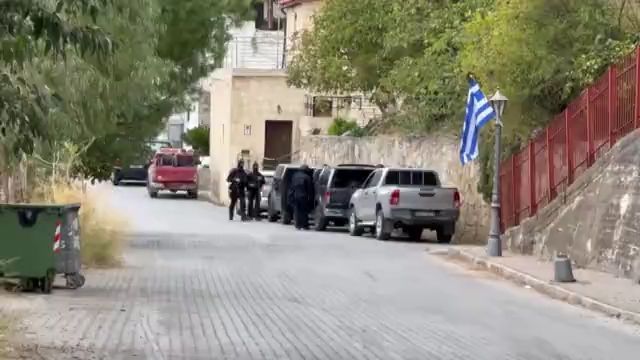 se-ekseliksi-i-astynomiki-epicheirisi-sta-vorizia-tis-kritis-meta-to-makeleio-me-dyo-nekroys-kai-traymaties-1762093834