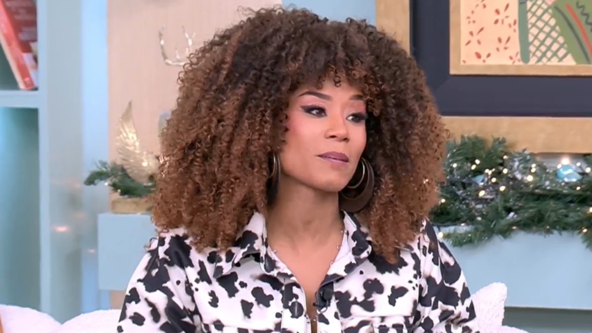 Shaya για θεατή σε συναυλία της: «Ξεκίνησε να με προσβάλλει και να με αγγίζει! Έβγαλα το τακούνι μου!»