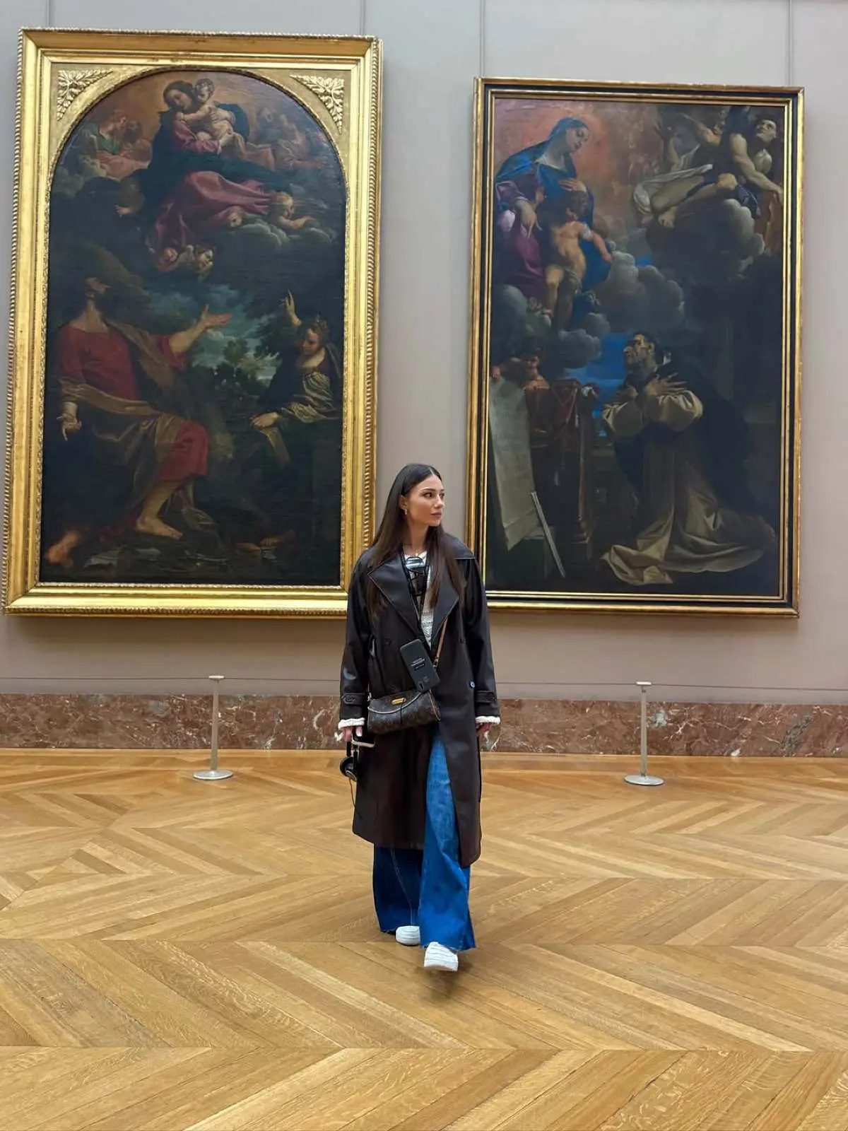 Γεωργίου – Χριστοδούλου: Φρέσκες εικόνες από την πρώτη τους εξόρμηση μετά τη γέννηση της κόρης τους 26 Η Σιμώνη Χριστοδούλου και ο Ανδρέας Γεωργίου στο Παρίσι