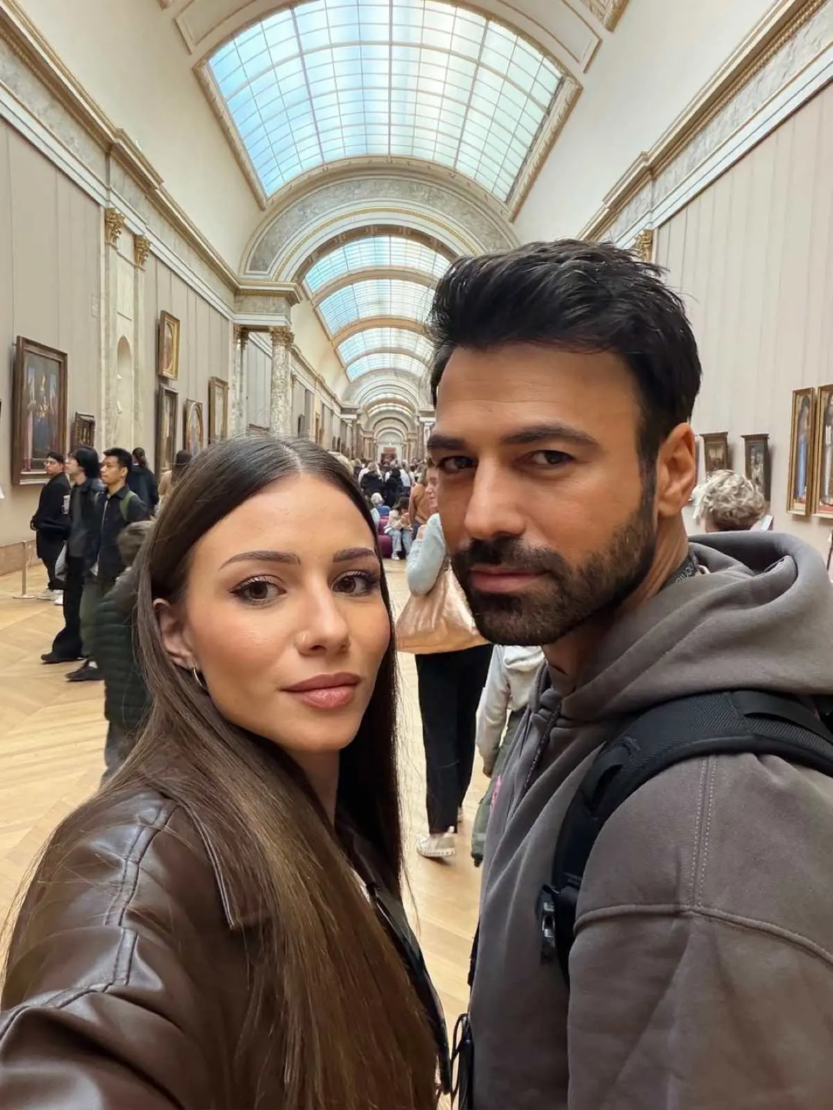 Γεωργίου – Χριστοδούλου: Φρέσκες εικόνες από την πρώτη τους εξόρμηση μετά τη γέννηση της κόρης τους 36 Η Σιμώνη Χριστοδούλου και ο Ανδρέας Γεωργίου στο Παρίσι