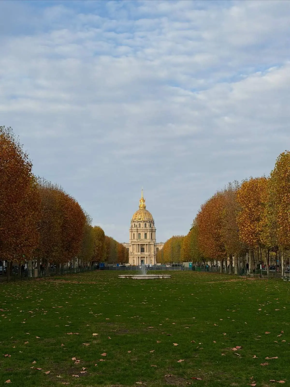 Γεωργίου – Χριστοδούλου: Φρέσκες εικόνες από την πρώτη τους εξόρμηση μετά τη γέννηση της κόρης τους 22 Η Σιμώνη Χριστοδούλου και ο Ανδρέας Γεωργίου στο Παρίσι