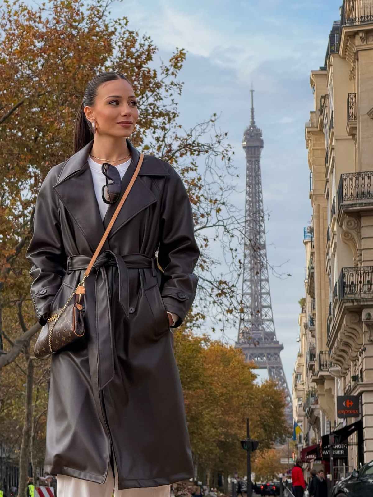 Γεωργίου – Χριστοδούλου: Φρέσκες εικόνες από την πρώτη τους εξόρμηση μετά τη γέννηση της κόρης τους 25 Η Σιμώνη Χριστοδούλου και ο Ανδρέας Γεωργίου στο Παρίσι