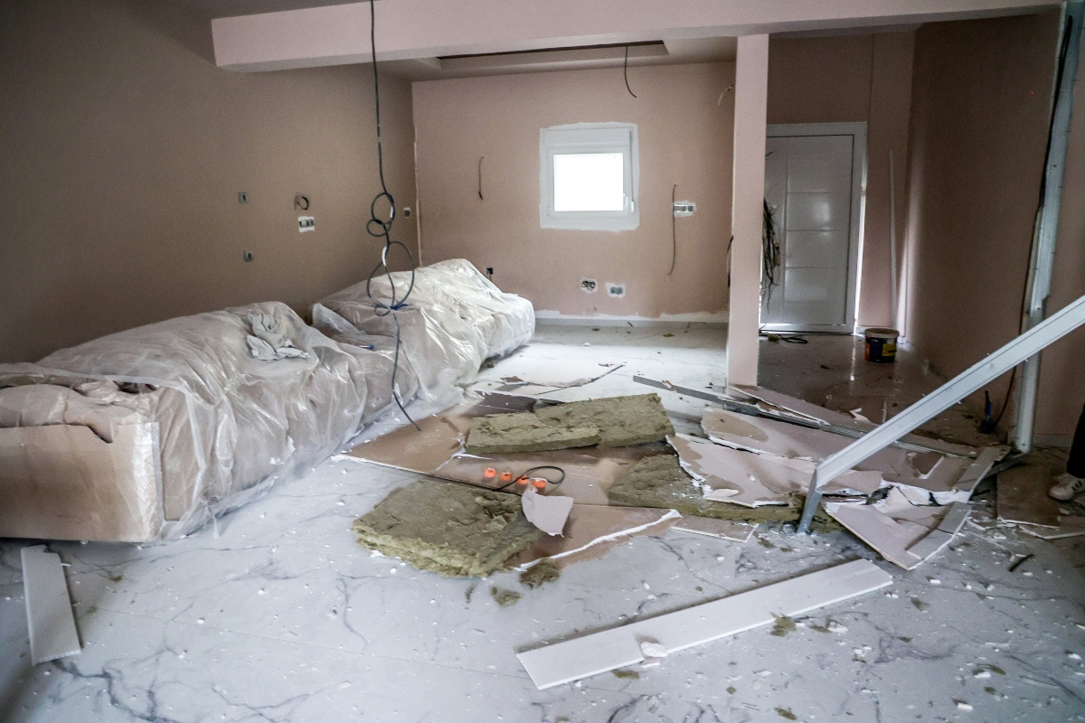 Βεντέτα στα Βορίζια: Ο σασμός που κατέρρευσε και το σπίτι που αναζωπύρωσε την έχθρα – Το σενάριο για την έναρξη του αιματοκυλίσματος 13 Ζημιές σε σπίτι μετά από έκρηξη