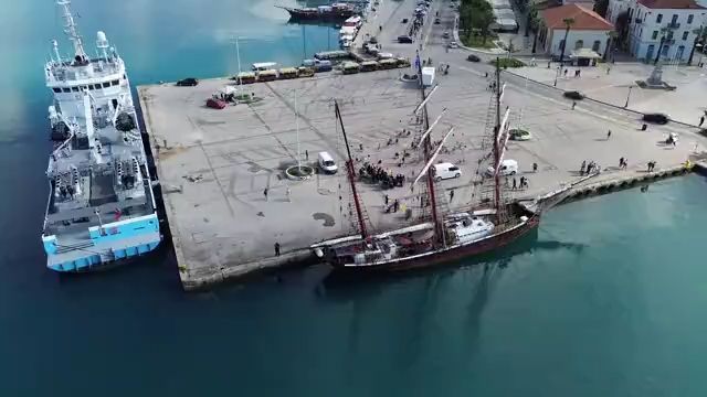 sto-limani-toy-nayplioy-edese-to-istoriko-ekpaideytiko-istioforo-alvei-1762093467