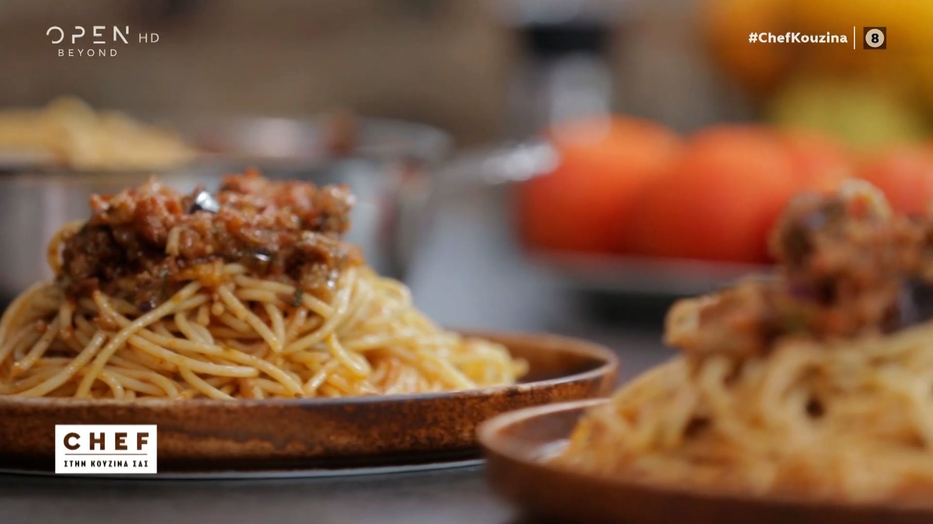 syntagi-gia-spaggeti-me-mpolonez-melitzanas-kai-saltsa-gravieras-1763216671