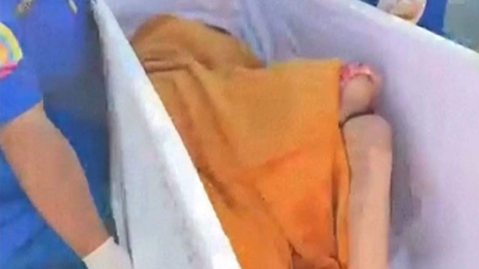 Ταϊλάνδη: 65χρονη ανένηψε λίγο πριν την αποτέφρωση – Χτυπούσε το φέρετρο για να σωθεί 3 Ταϊλάνδη: 65χρονη ανένηψε λίγο πριν την αποτέφρωση – Χτυπούσε το φέρετρο για να σωθεί