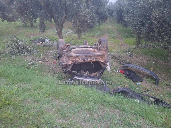 Δύο νεκροί σε φρικτό τροχαίο στη Λοκρίδα: Αυτοκίνητο «καρφώθηκε» σε ελιά 4 Τροχαίο δυστύχημα στη Λοκρίδα