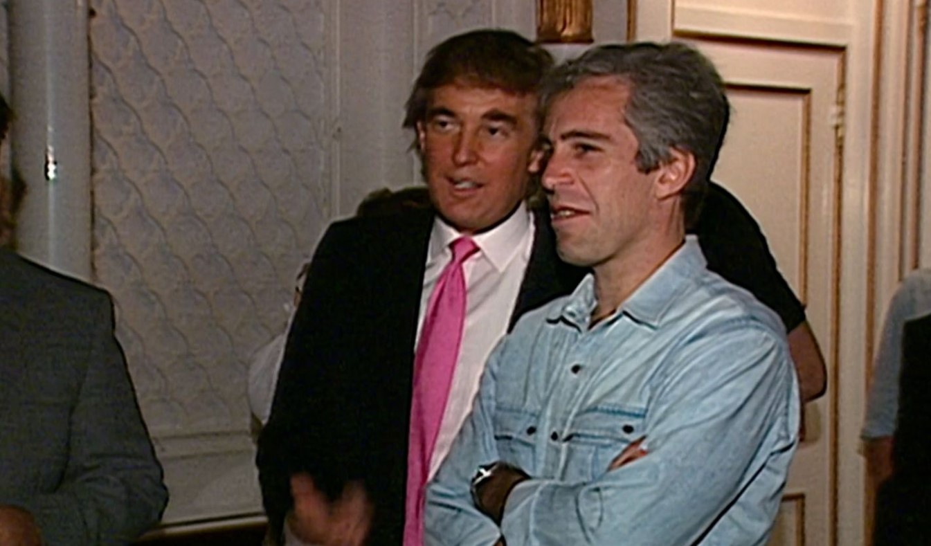 Φάκελοι Επστάιν: Ο εφιάλτης επιστρέφει για τον Ντόναλντ Τραμπ – Πώς η υπόθεση διχάζει τους οπαδούς του 2 Φάκελοι Επστάιν: Ο εφιάλτης επιστρέφει για τον Ντόναλντ Τραμπ – Πώς η υπόθεση διχάζει τους οπαδούς του