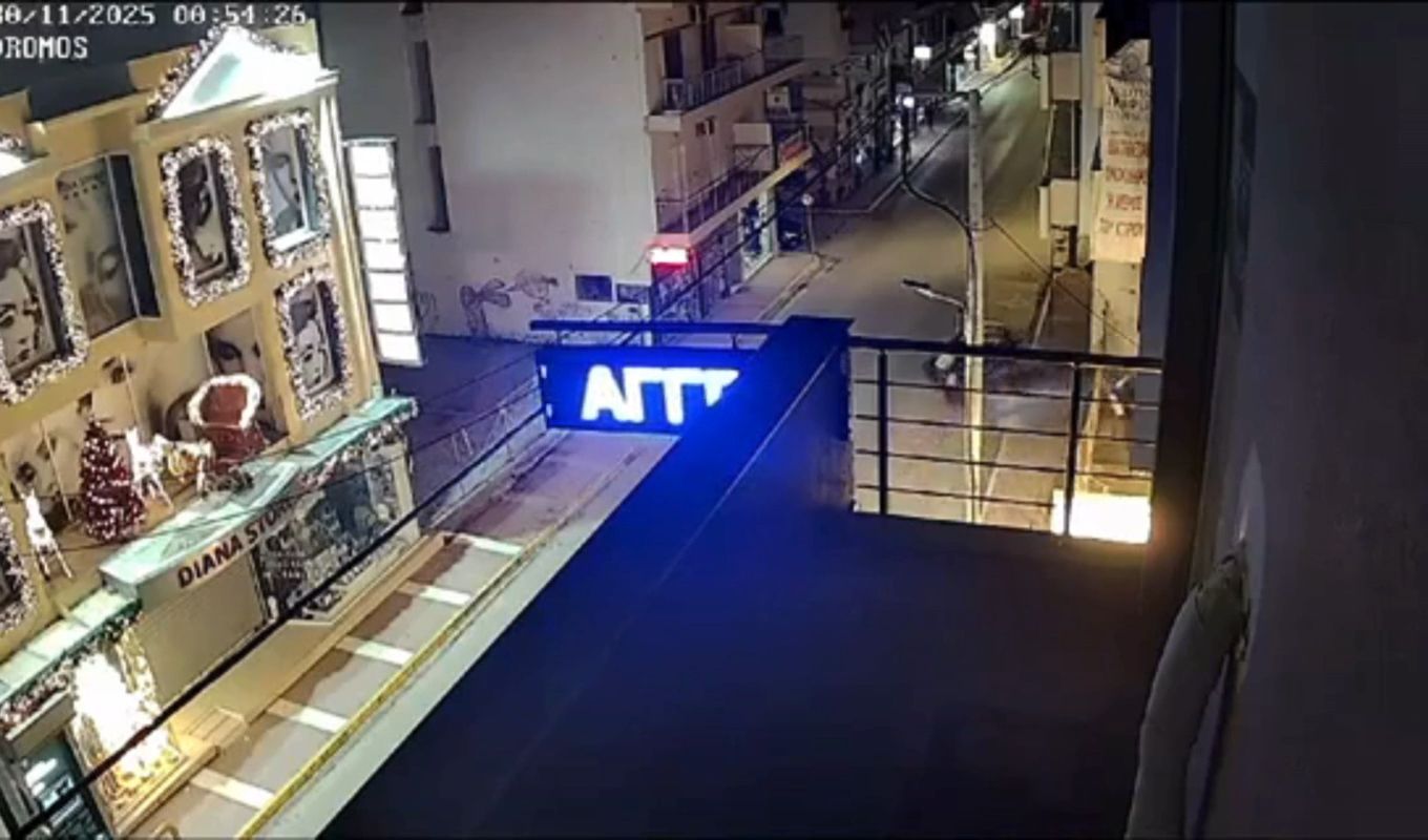 vinteo-ntokoymento-apo-loytsa-i-stigmi-poy-to-ich-peftei-pano-stoys-pezoys-kai-skotonei-ton-24chrono-1764535771