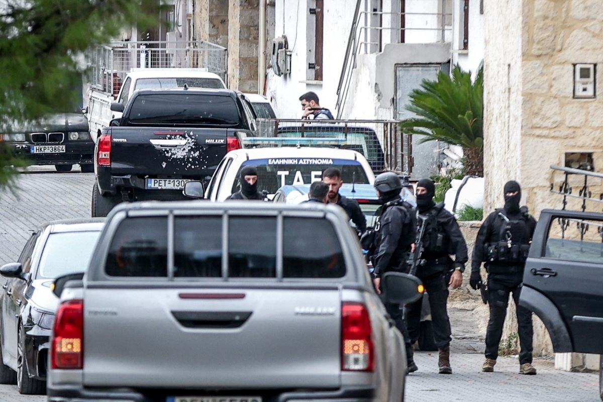 Βορίζια: «Άδειασε δύο γεμιστήρες στο πλήθος στην πλατεία, οι νεκροί θα μπορούσαν να είναι 20» – Συγκλονίζουν οι μαρτυρίες για το μακελειό 3 Μακελειό στα Βορίζια