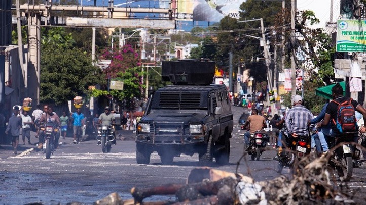 ΗΠΑ: Ακυρώνουν τη βίζα αξιωματούχου της Αϊτής λόγω υποστήριξης συμμοριών