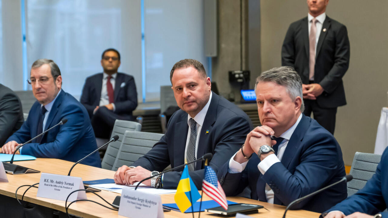 Ουκρανία: Η δίνη της διαφθοράς παρέσυρε τον πιο κοντινό σύμμαχο του Ζελένσκι – Τι κρύβεται πίσω από την παραίτηση-«θυσία» του Γερμάκ