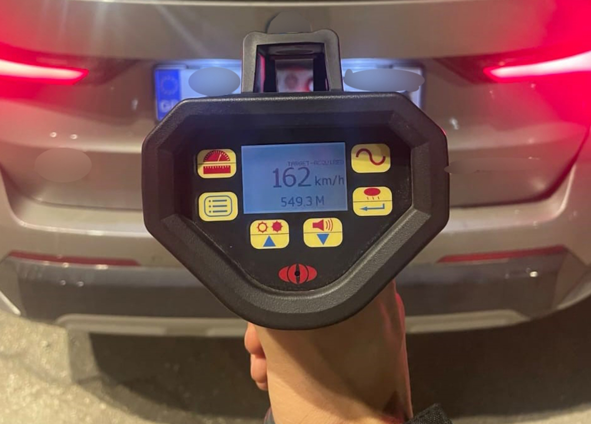 ypervoliki-taxytita-17112025