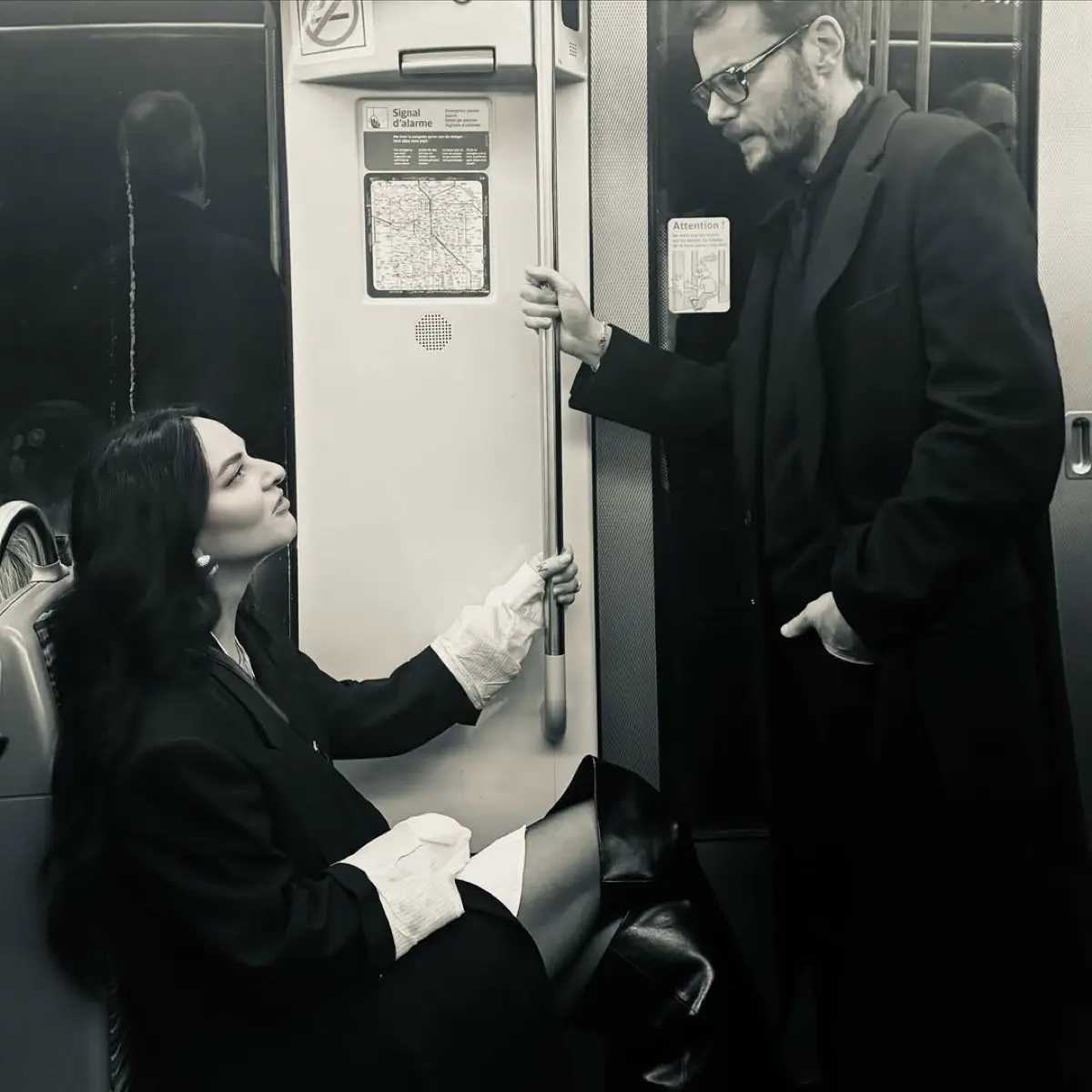 Ζενεβιέβ Μαζαρί: Εικόνες από το μαγευτικό ρομαντικό ταξίδι με τον άντρα της στο Παρίσι 13 Η Ζενεβιέβ Μαζαρί με τον σύζυγό της στο Παρίσι