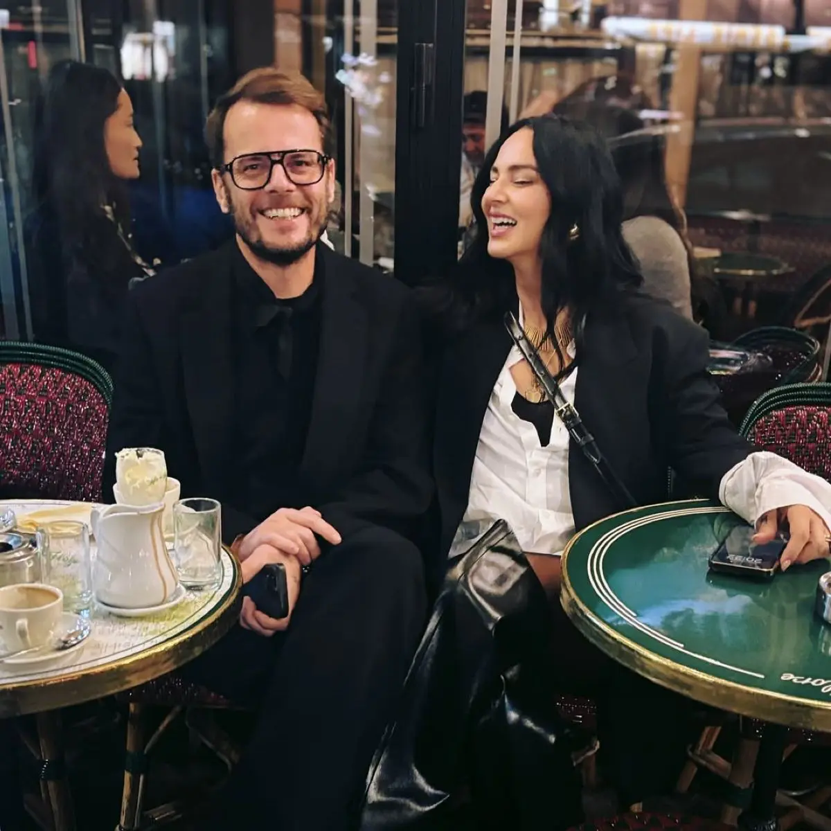 Ζενεβιέβ Μαζαρί: Εικόνες από το μαγευτικό ρομαντικό ταξίδι με τον άντρα της στο Παρίσι 19 Η Ζενεβιέβ Μαζαρί με τον σύζυγό της στο Παρίσι