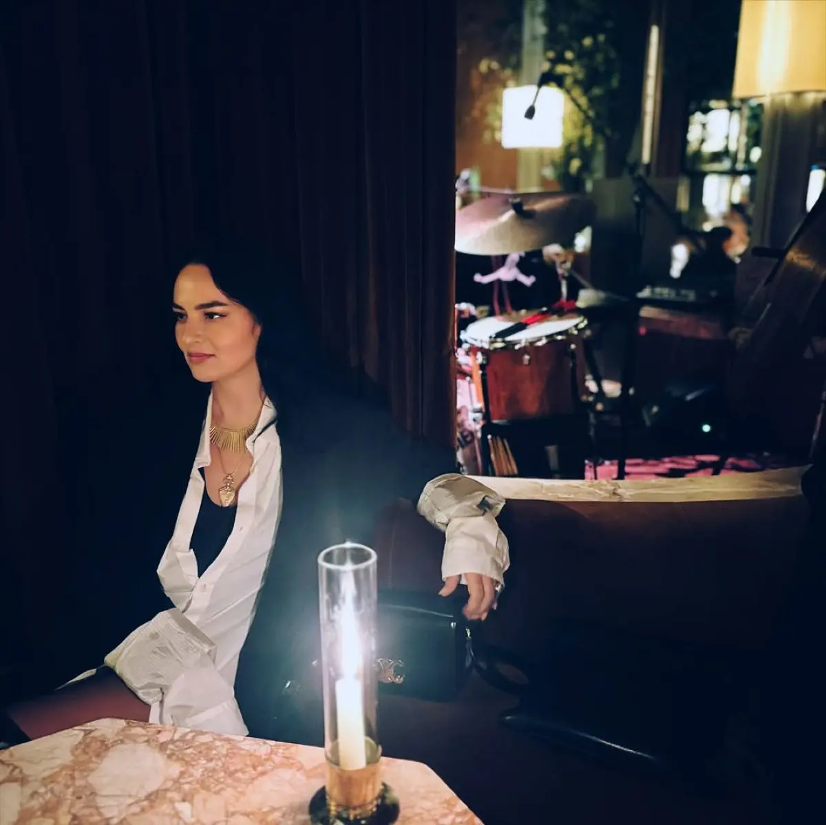 Ζενεβιέβ Μαζαρί: Εικόνες από το μαγευτικό ρομαντικό ταξίδι με τον άντρα της στο Παρίσι 24 Η Ζενεβιέβ Μαζαρί με τον σύζυγό της στο Παρίσι