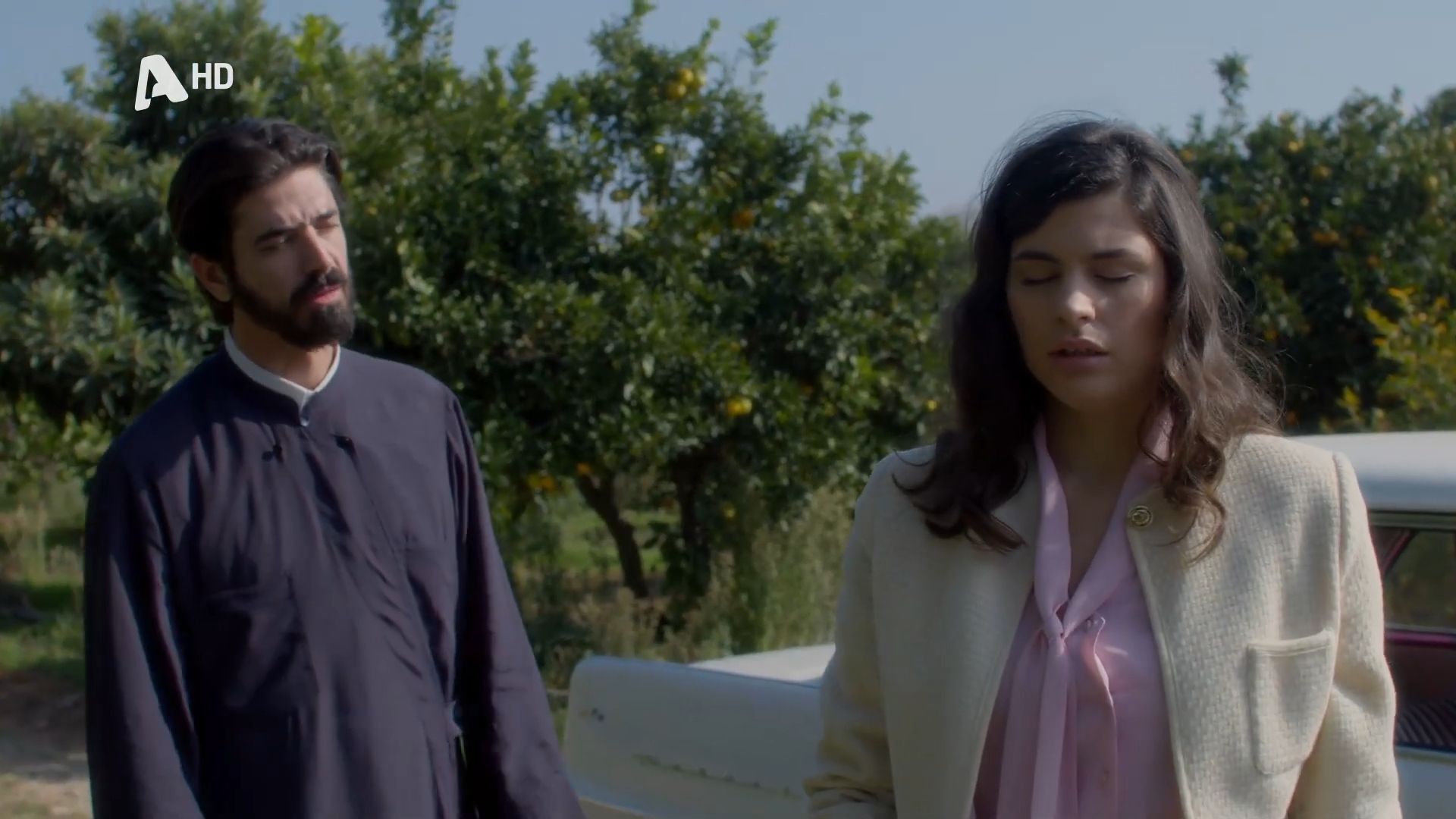 Άγιος-Έρωτας-Η-Χλόη-νιώθει-να-γλυκαίνει-και-πάλι-η-καρδιά-της-απέναντι-στον-πατέρα-Νικόλαο