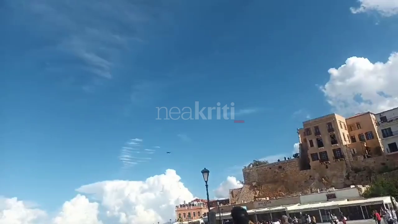 Ένα-μοναδικό-υπερθέαμα-στον-ουρανό-των-Χανίων-Εντυπωσιακή-επίδειξη-του-F-16-ΖΕΥΣ-στο-Παλαιό-Λιμάνι