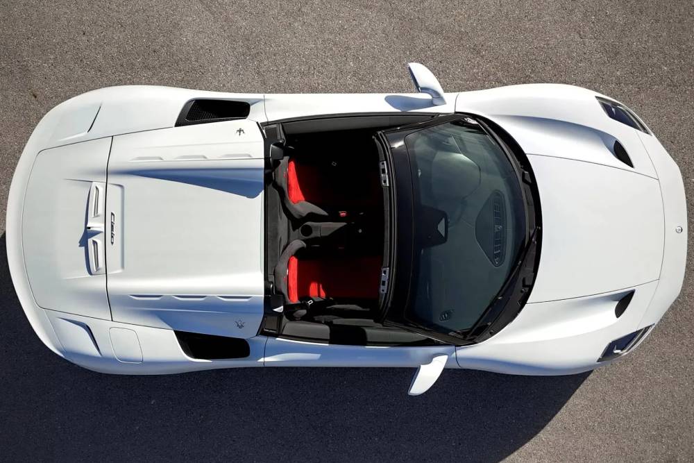 2023_maserati_mc20-cielo_dji_fly_20251112_135256_0