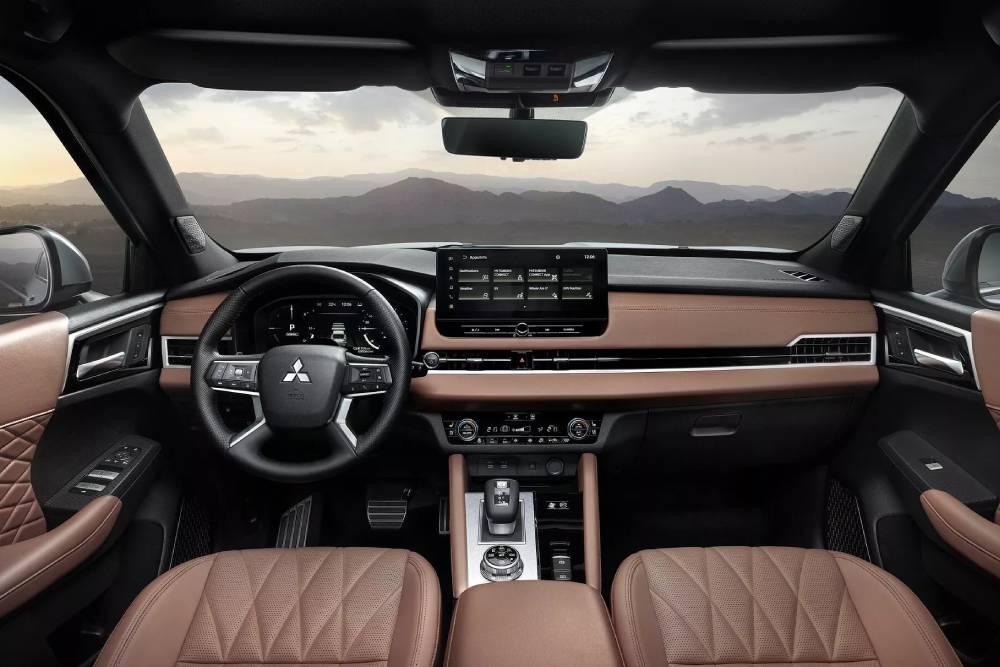 Κατέφθασε το καινούργιο Mitsubishi Outlander PHEV (+τιμές)