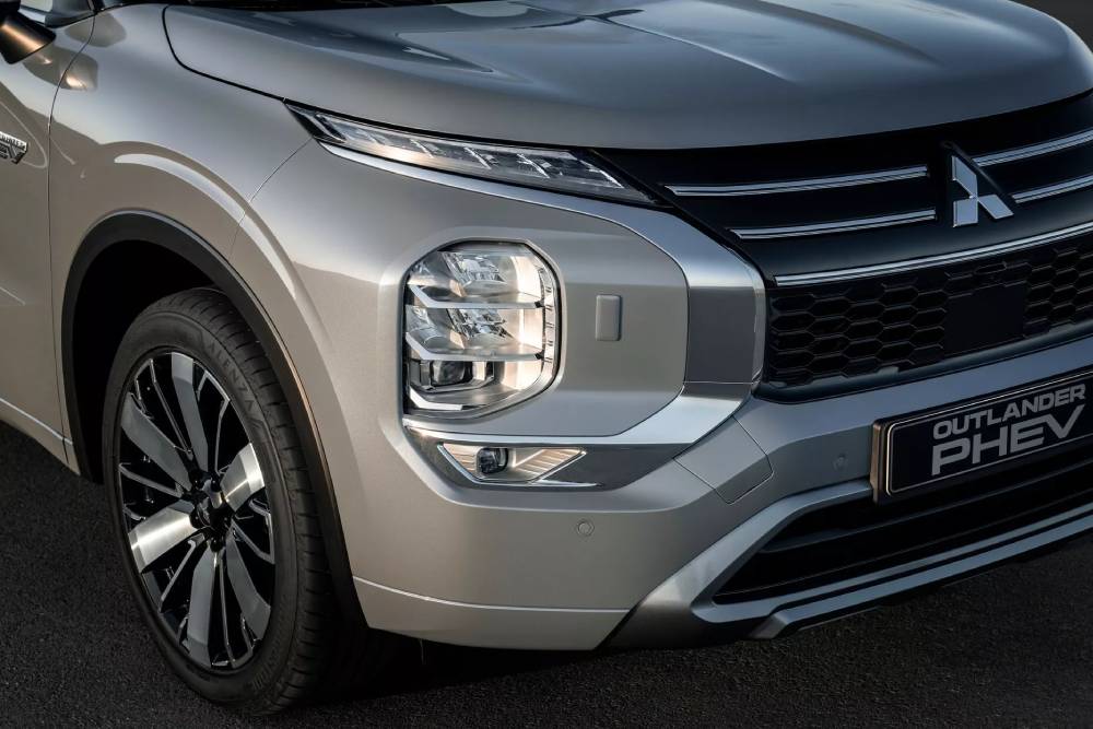 2025-Mitsubishi-Outlander-PHEV-26