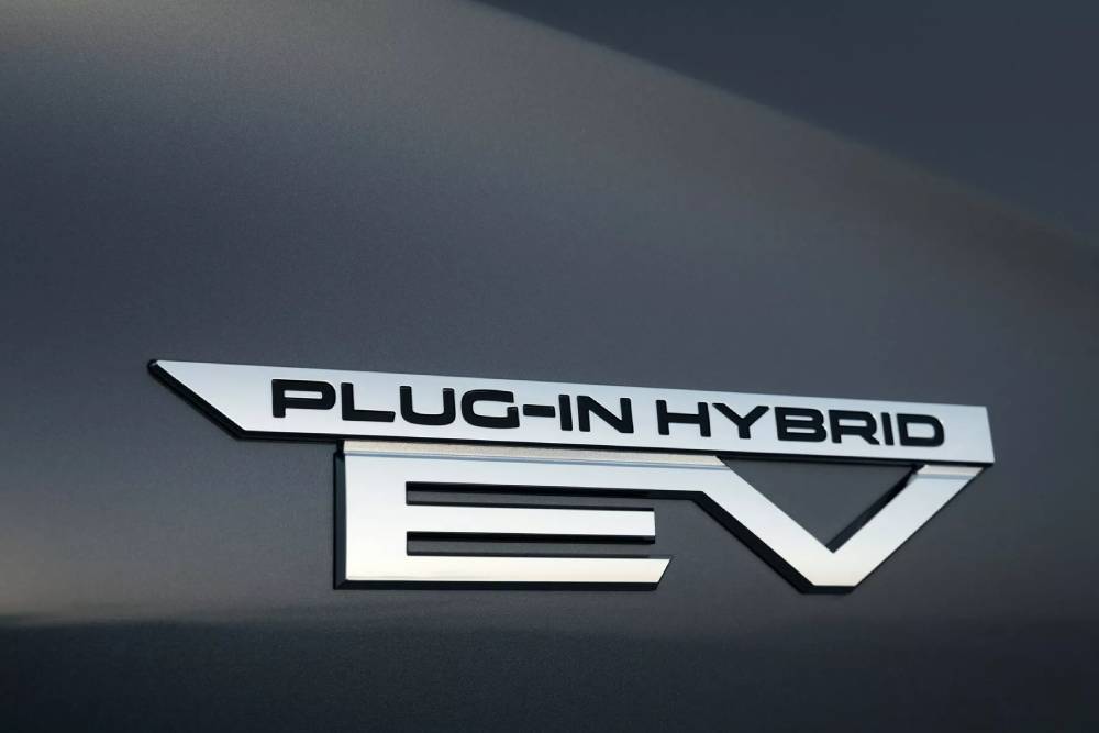 2025-Mitsubishi-Outlander-PHEV-29