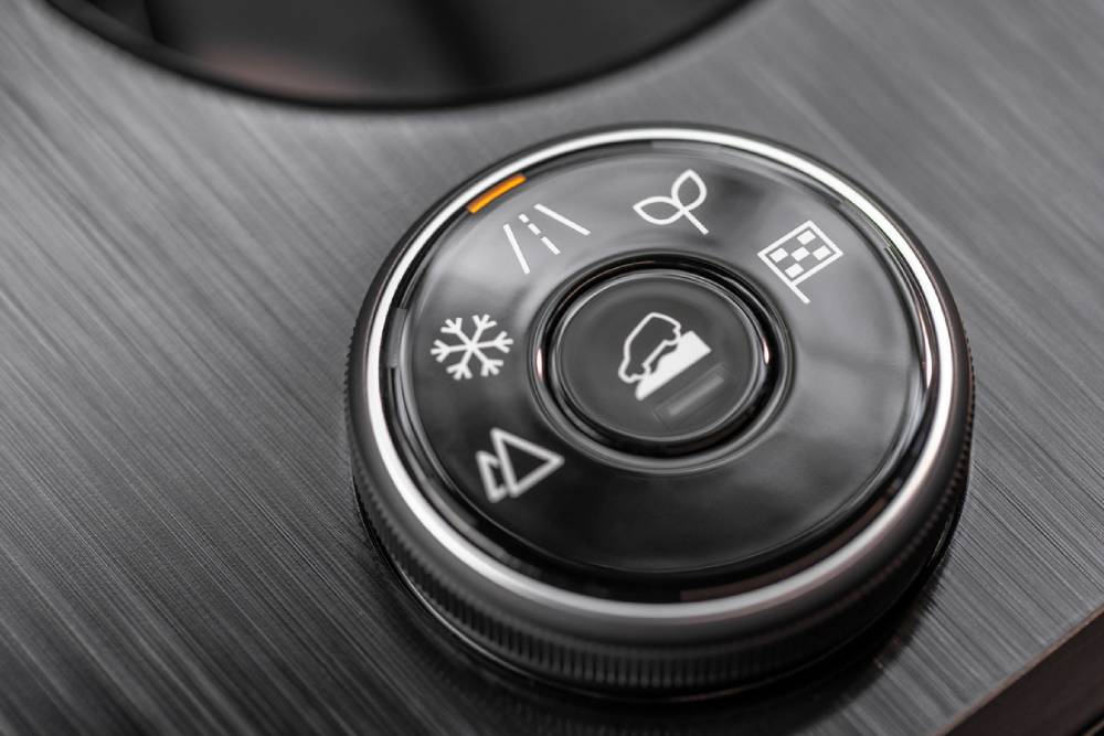 2025 Nissan Rogue Rock Creek edition-2 (1)