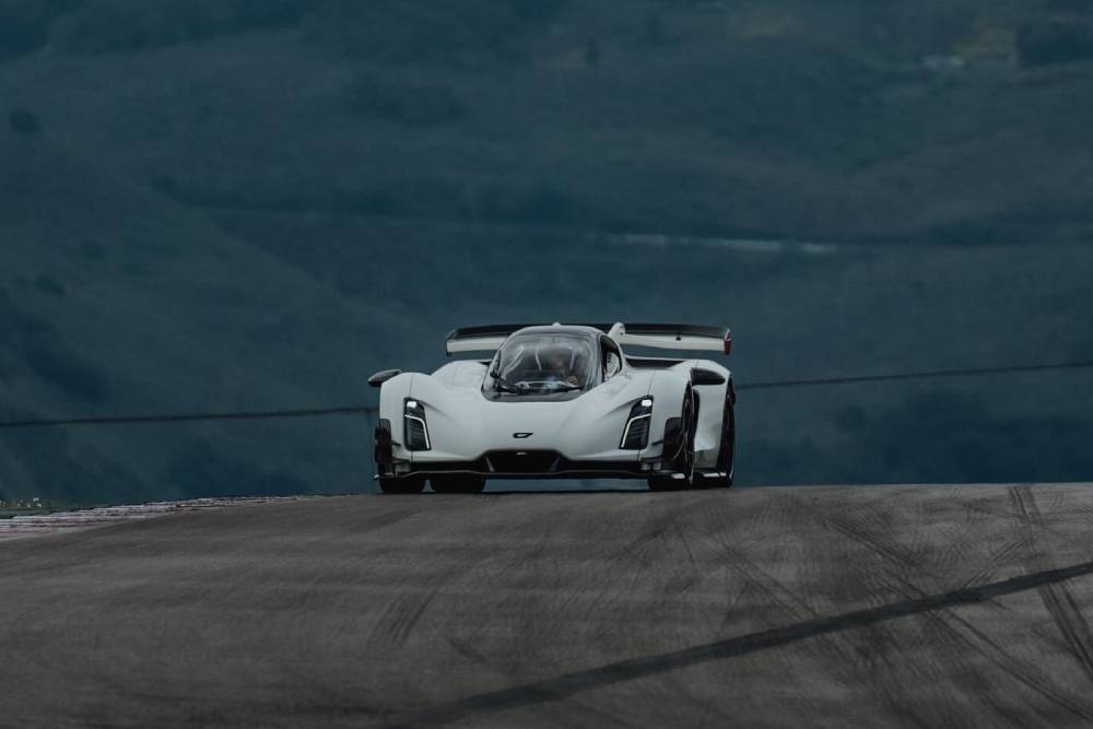 Το όχημα που κοντράρει τα Koenigsegg 13 2025-czinger-21c-laguna-seca-record-2025- (3)