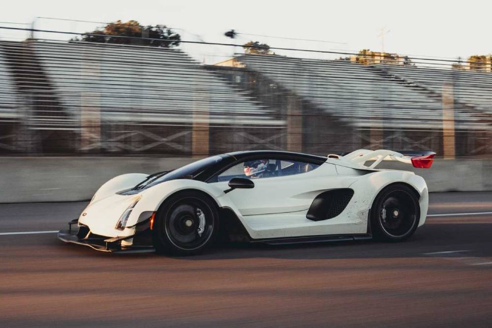 Το όχημα που κοντράρει τα Koenigsegg 11 2025-czinger-21c-laguna-seca-record-2025- (3)