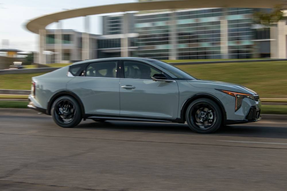 2025-kia-k4-starts-sales-at-21990-with-a-40-mpg-ra (1)