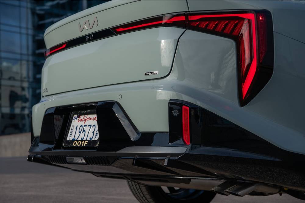 2025-kia-k4-starts-sales-at-21990-with-a-40-mpg-ra (9)