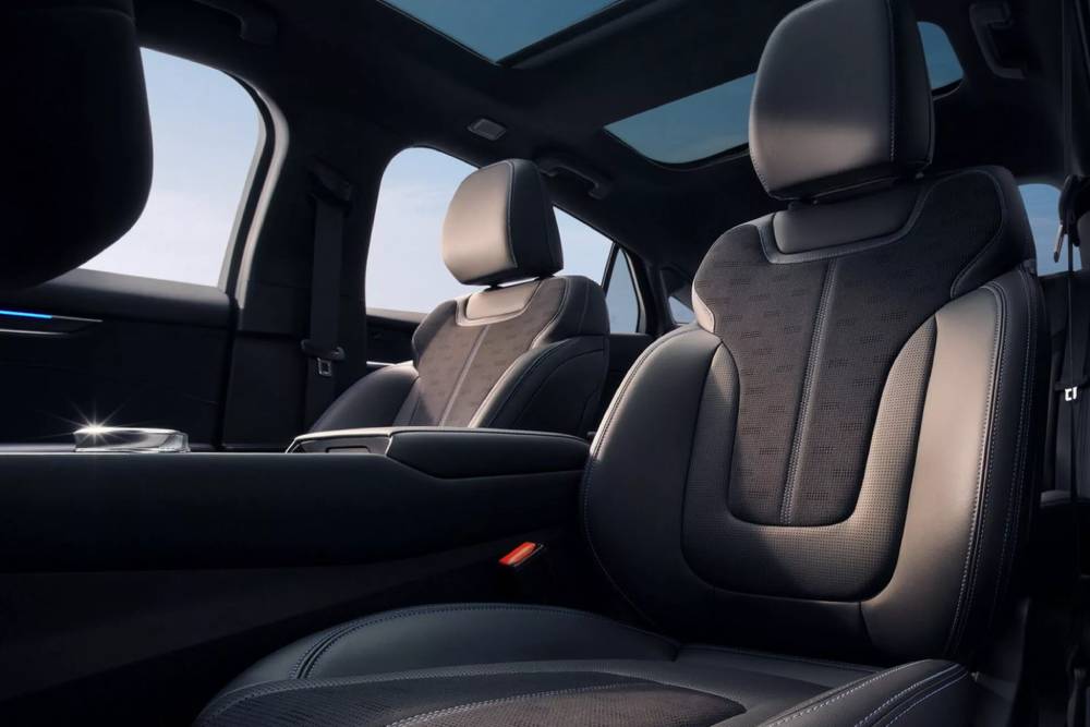 Το ανανεωμένο Ford Mondeo κυριαρχεί και εντυπωσιάζει 29 2026-Ford-Mondeo-China-21-2048x1366