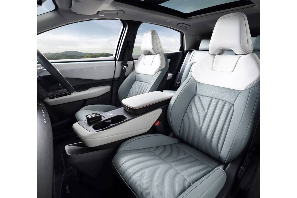 2026-Nissan-Ariya-Japan-12-2048x1893