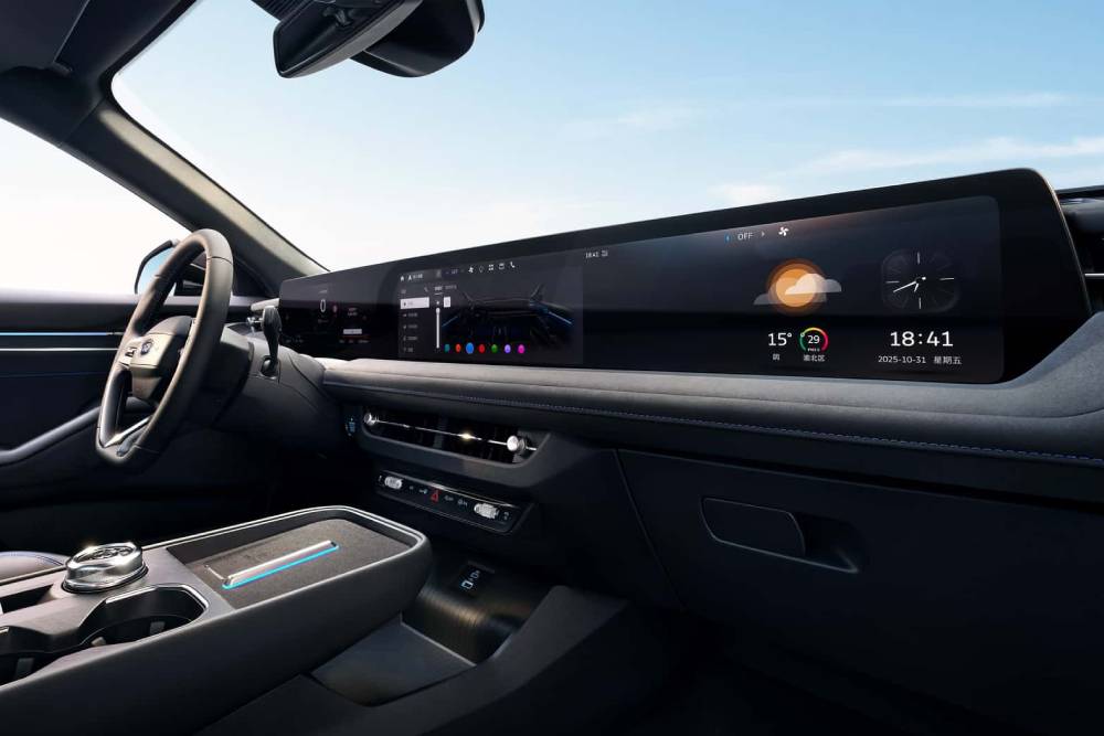 Το ανανεωμένο Ford Mondeo κυριαρχεί και εντυπωσιάζει 16 Το ανανεωμένο Ford Mondeo κυριαρχεί και εντυπωσιάζει