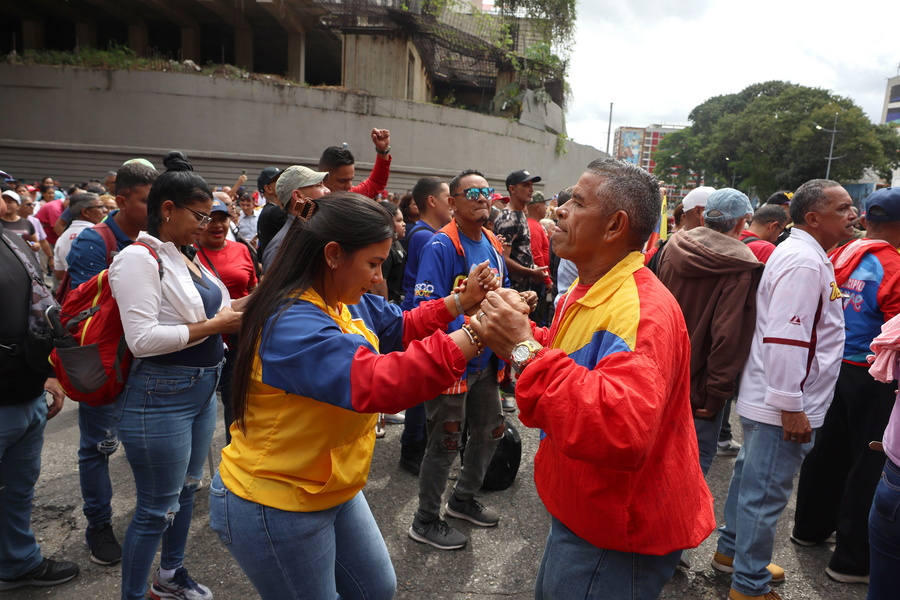Βενεζουέλα: Μαζική πορεία στο Καράκας κατά των απειλών των ΗΠΑ – «Είμαστε ανεξάρτητοι, δεν επιθυμούμε σύγκρουση» -ΦΩΤΟ και ΒΙΝΤΕΟ 4 Βενεζουέλα, Καράκας, ΗΠΑ, διαδηλώσεις