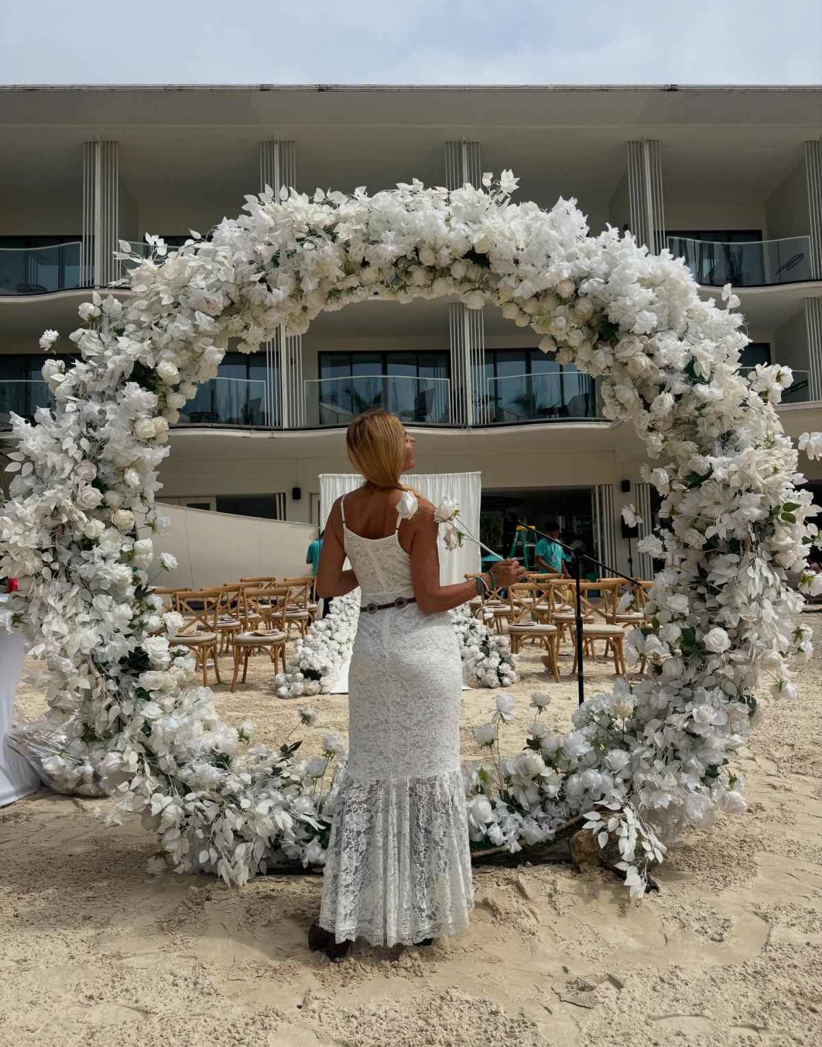 Χριστίνα Παππά: Θα ανέβει τα σκαλιά της εκκλησίας; Η αλήθεια πίσω από την ανάρτηση που προκάλεσε θόρυβο 18 Χριστίνα Παππά