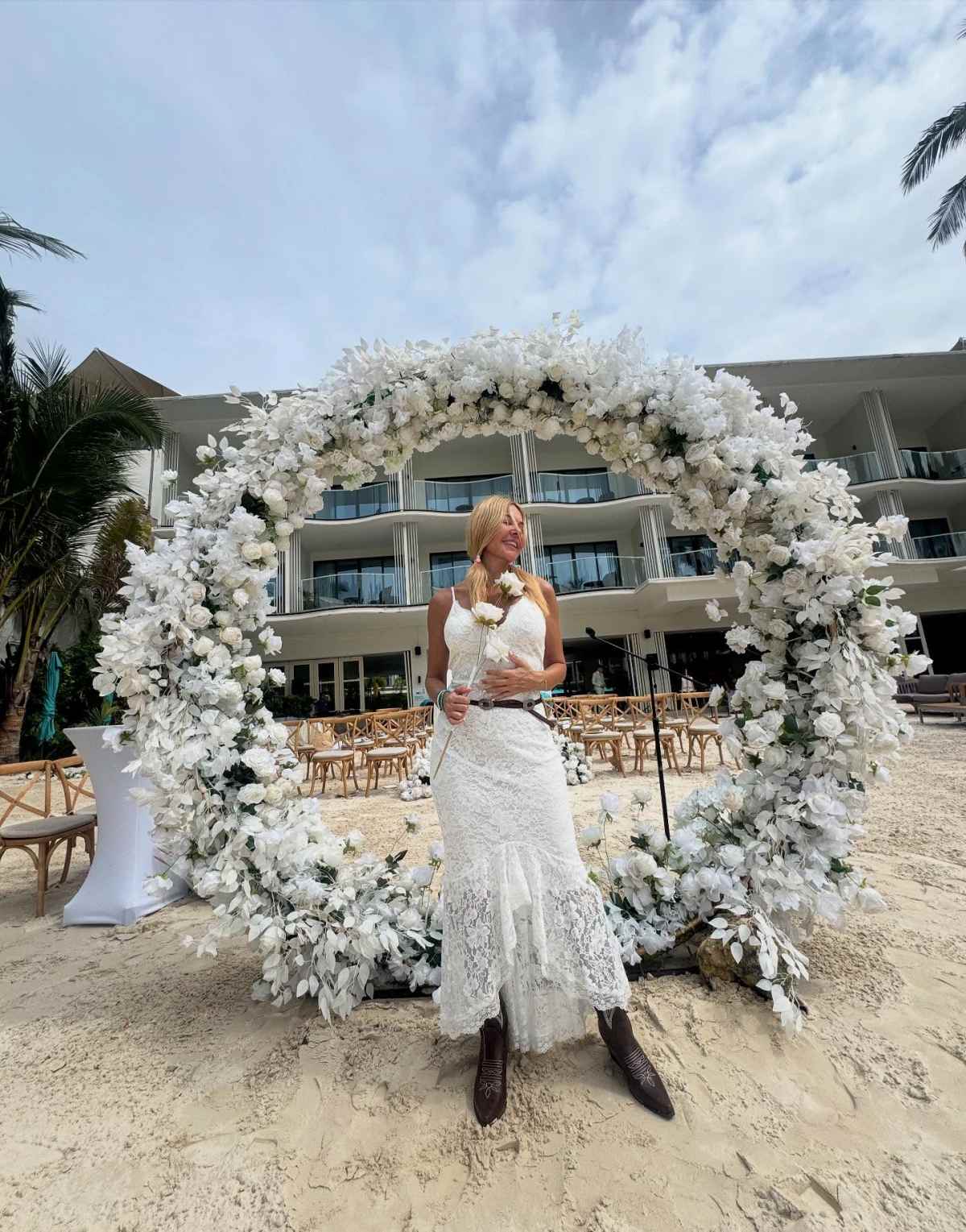 Χριστίνα Παππά: Θα ανέβει τα σκαλιά της εκκλησίας; Η αλήθεια πίσω από την ανάρτηση που προκάλεσε θόρυβο 15 Χριστίνα Παππά