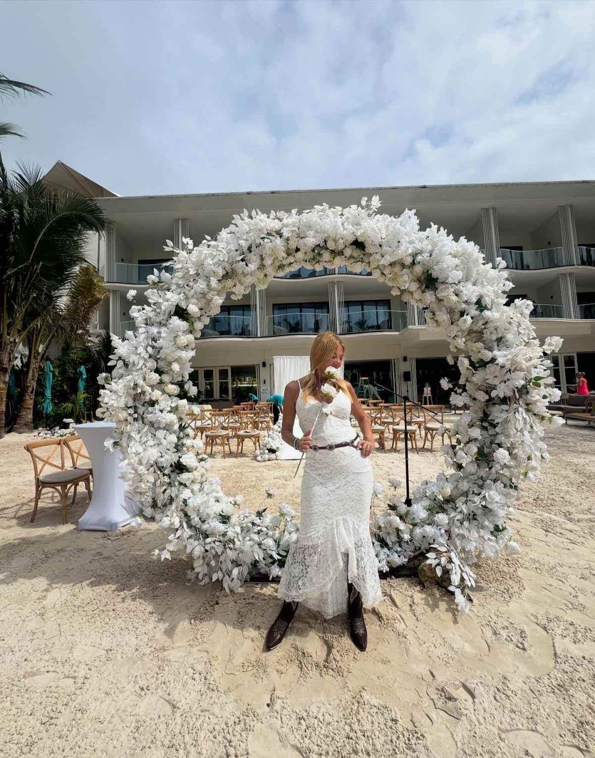 Χριστίνα Παππά: Θα ανέβει τα σκαλιά της εκκλησίας; Η αλήθεια πίσω από την ανάρτηση που προκάλεσε θόρυβο 14 Χριστίνα Παππά