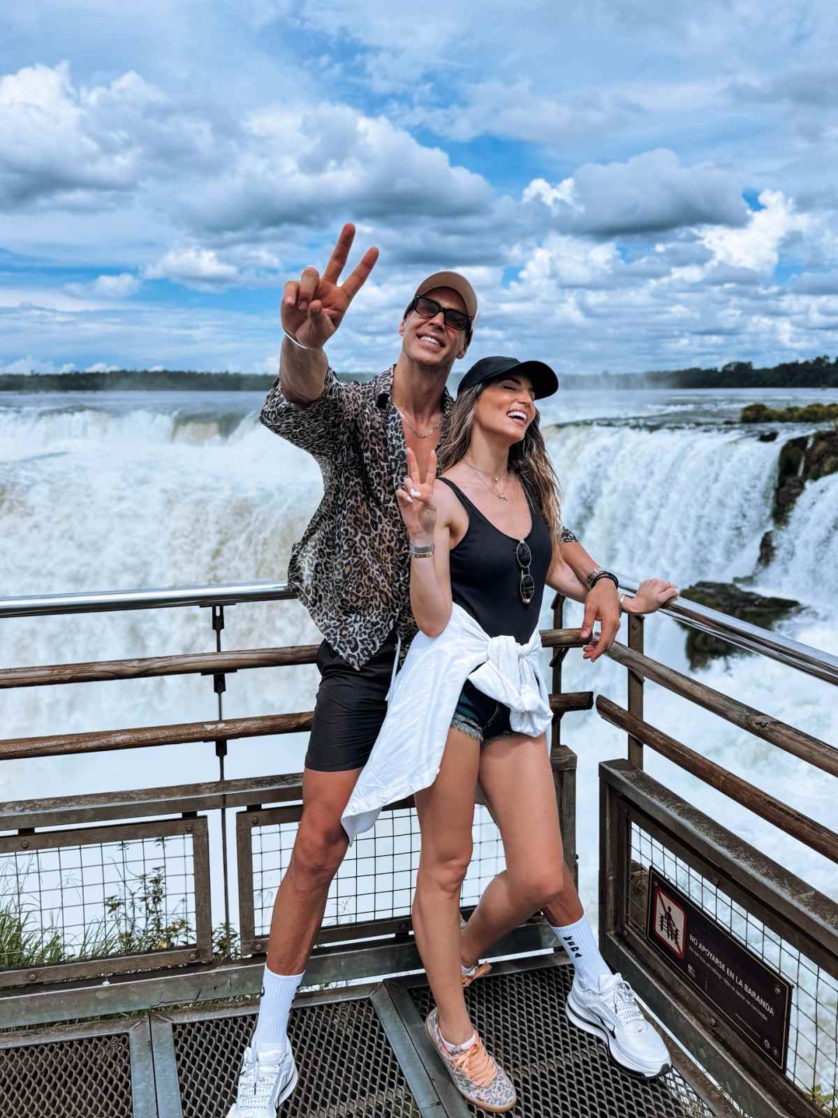 Οικονομάκου: Μαζί με τον Τσερέλα στους μαγευτικούς καταρράκτες Ιγκουασού – Εντυπωσιακές οι εικόνες που μοιράστηκε 12 Αθηνά Οικονομάκου - Μπρούνο Τσερέλα